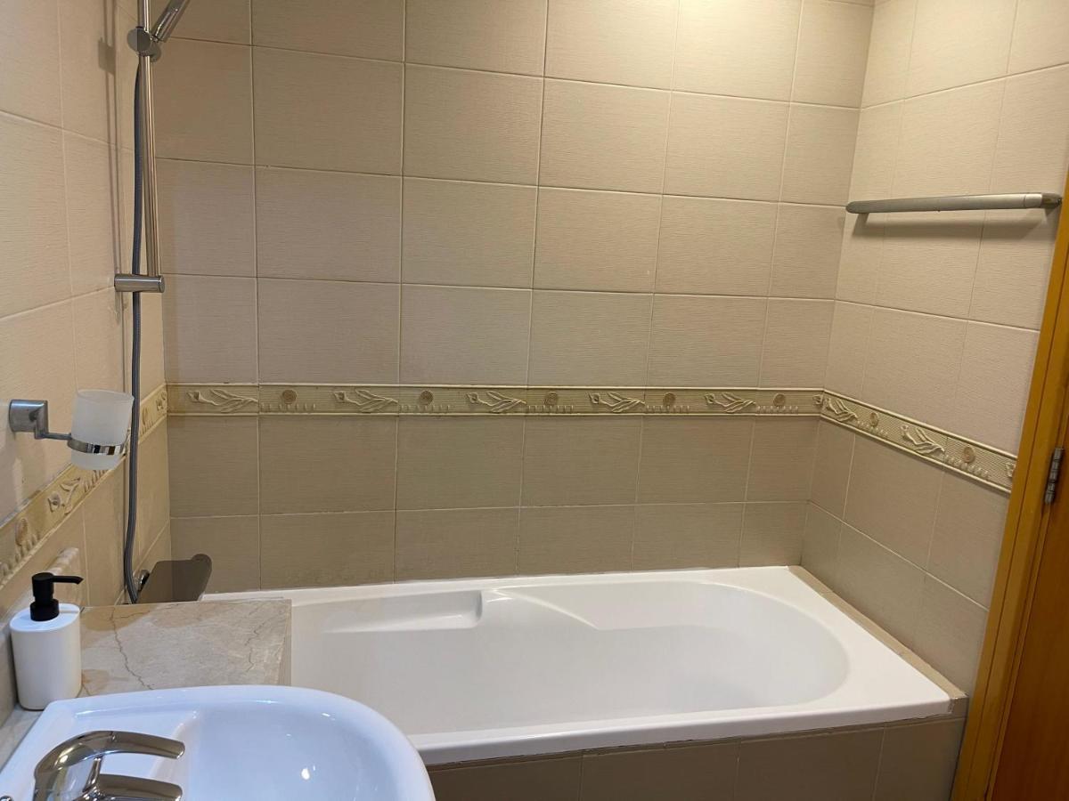 Metro Premium Location Spacious 2 Bedroom Apartment Right Next To The Metro Dubai Ngoại thất bức ảnh